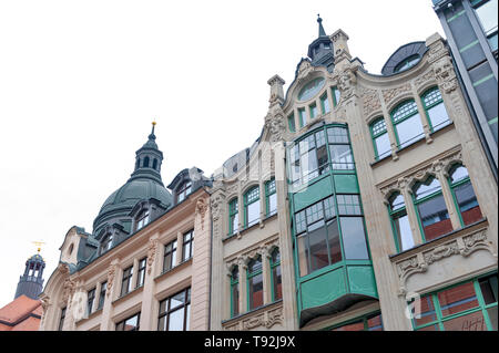 Leipzig, Allemagne - Octobre 2018 : Ancien style de bâtiments dans le centre-ville Quartier des affaires et à proximité de la place Augustusplatz au centre-ville de Leipzig, Allemagne Banque D'Images