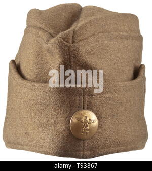 Un chiffchen» «la fatigue pour les membres de l'Ordensburgen laine de couleur olive, BeVo-tissé partie aigle sur un triangle marron, boutons, parti cap brun foncé. Peu de signes d'utilisation., historique, historique du 20e siècle, Additional-Rights Clearance-Info-Not-Available- Banque D'Images