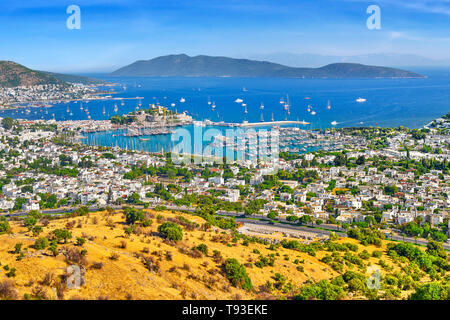 Vue paysage de port et château de Bodrum, Turquie Banque D'Images