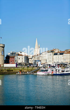 La Rochelle (centre-ouest de la France) : le vieux port. Dans l'arrière-plan, la "tour de la Lanterne" tower *** *** légende locale Banque D'Images