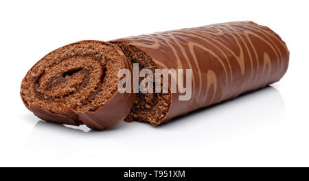 Tranches de gâteau au chocolat isolé sur fond blanc Banque D'Images