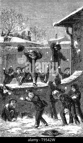 Intitulé : ''un groupe d'enfants jouer dans la neige lançant des boules.'' aux États-Unis, ''Season's Greetings'' et ''Joyeuses Fêtes'' sont devenus un congé commun dans la sphère publique des grands magasins, les écoles publiques et les cartes de vœux. Son utilisation est généralement limitée à la période entre Thanksgiving et le jour de l'an. Banque D'Images