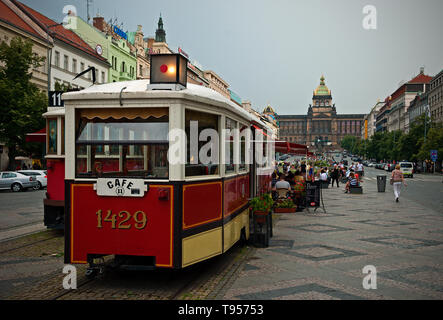 Prague, alias le Golden Prague : la Place Venceslas Banque D'Images