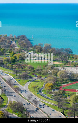 Vue aérienne de Lake Shore Drive et le lac Michigan Banque D'Images