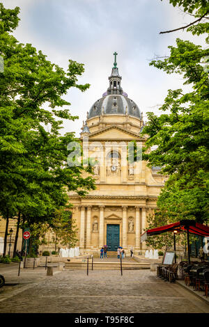 Paris, France - 24.04.2019 : la place de la Sorbonne et du Collège de Sorbonne, l'un des premiers collèges de l'Université médiévale à Paris, France Banque D'Images