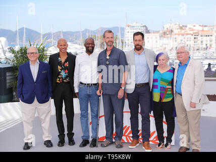 (190516) -- CANNES, Mai 16, 2019 (Xinhua) -- En fonte Les membres posent lors d'un photocall pour le film '5B' à la présélection des projections spéciales au cours de la 72e édition du Festival de Cannes à Cannes, France, le 16 mai 2019. (Xinhua/Gao Jing) Banque D'Images