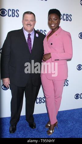 15 mars 2019, Billy Gardell, Folake Upfront CBS 2019 Olowofoyeku assister au Plaza Todd English Food Hall à New York le 15 mars 2019 Credit:RW/MediaPunch Banque D'Images