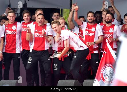 Matthijs de Ligt (Ajax), le Premier ministre néerlandais de football victoire 2018/2019 Champion Division cérémonie le 16 mai 2019, à la place du Musée d'Amsterdam, Pays-Bas Crédit : Sander Chamid/SCS/AFLO/Alamy Live News Banque D'Images