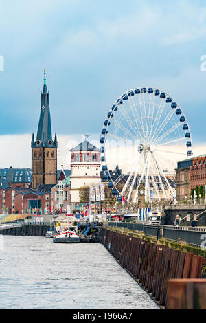Vieille ville de Düsseldorf au bord du Rhin en Allemagne Banque D'Images