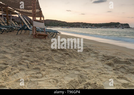 Sunrise Panorama incroyable de Kalamitsi Beach à péninsule Sithonia, Halkidiki, Macédoine Centrale, Grèce Banque D'Images