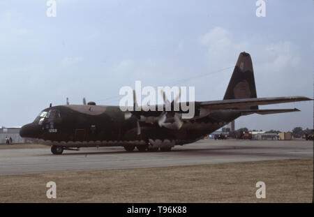 USAF United States Air Force Lockheed C-130E Hercules Banque D'Images