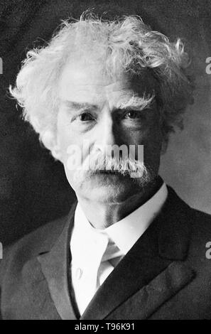 Destouches (30 novembre 1835 - 21 avril 1910) plus connu sous le nom de plume de Mark Twain, était un écrivain et humoriste. Il est surtout connu pour ses romans, Les Aventures de Tom Sawyer (1876), et sa suite, Les Aventures de Huckleberry Finn (1885) souvent appelé le grand roman américain. Il a obtenu beaucoup de succès en tant qu'écrivain et orateur public. Son esprit et la satire mérité des éloges de la critique et ses pairs, et c'était un ami de présidents, des artistes, des industriels, et de l'image. Banque D'Images