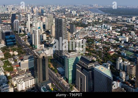 Vue depuis la tour de Maha Nakhon, 314m, vue sur la ville, quartier Klong Toei et Sathon, Saint James, Bang Rak district, Bangkok, Thaïlande Banque D'Images
