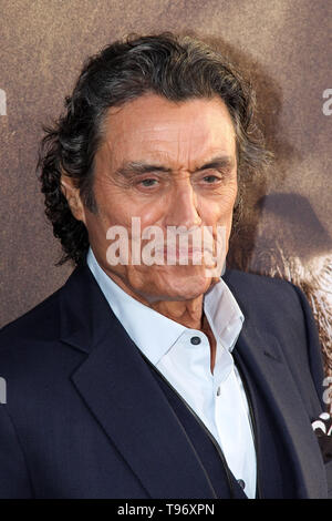 Ian McShane au HBO'S 'Deadwood' La Premiere. La tenue à la coupole de Cinerama à Los Angeles, CA, 14 mai 2019. Photo par : Richard Chavez / PictureLux Banque D'Images