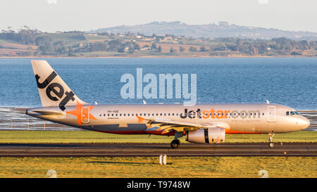 Jetstar Airways Airbus A320-232 VH-VQE a atterri à l'aéroport, Akl. NZ Banque D'Images