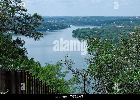 Voir l'horizon d'Austin au Texas avec Colorado River de Mt. Bonnell Banque D'Images