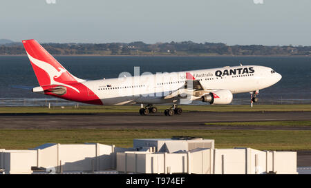 Airbus A330-202 de Qantas VH-EBA à AKL, de l'aéroport. NZ Banque D'Images