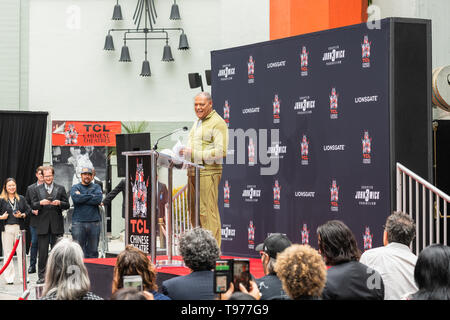 Keanu Reeves. Des empreintes de l'acteur et cimenté empreintes sur Hollywood Boulevard. Théâtre Chinois, Hollywood, Californie, le 14 mai, 2019 Banque D'Images