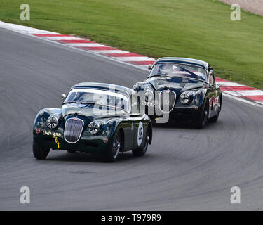 Marc Gordon, Jaguar XK 150 FHC, Chris Keith-Lucas, Claire Keith-Lucas, Jaguar XK150 FHC, Jaguar Classic Challenge, pré-66 Jaguar Cars, Donington Histo Banque D'Images