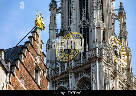 Guildhouses, maisons à pignons, façades fleuries, avec des chiffres d'or sur le fait gables, Grote Markt, dans la vieille ville, Anvers, Flandre, Belgique, Europ Banque D'Images