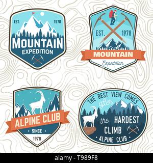 Ensemble de patch expédition en montagne. Vecteur. Concept pour alpine club shirt ou d'un insigne, d'impression, de timbres ou de pièce en t. Typographie vintage design avec la montagne et les alpinistes silhouette. Emblèmes de l'aventure de plein air. Illustration de Vecteur