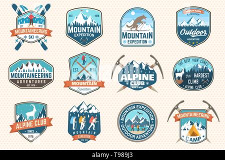 Ensemble de patch expédition en montagne. Vecteur. Concept pour alpine club shirt ou d'un insigne, d'impression, de timbres ou de pièce en t. Typographie vintage design avec la montagne et les alpinistes silhouette. Emblèmes de l'aventure de plein air. Illustration de Vecteur