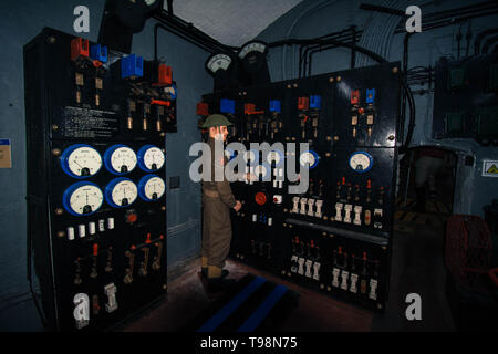 Soldat dans les tunnels de Gibraltar Banque D'Images