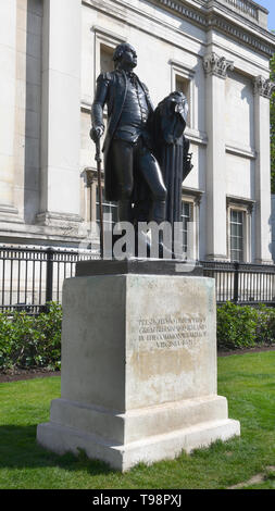 Statue de George Washington à l'extérieur de la National Gallery, Trafalgar Square, Londres, Angleterre, Royaume-Uni. Banque D'Images