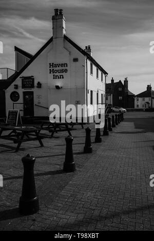 Le Haven House pub public house sur Mudeford Quay en début de soirée Banque D'Images