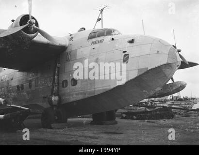 La BOAC Courte S25 Sandringham 5 G-AHZA Penzance (construction no. SH.34C) sur le disque à Dorset chantier lac peu de temps avant la mise au rebut. Banque D'Images