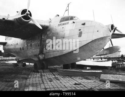 La BOAC Courte S25 Sandringham 5 G-AHYY Portsmouth (construction no. SH.31C) sur le disque à Dorset chantier lac peu de temps avant la mise au rebut. Banque D'Images