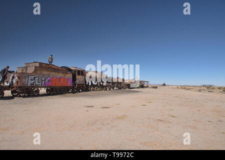 Cimetière de locomotives du train abandonné, Uyuni, Bolivie Banque D'Images