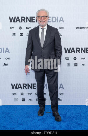 Wolf Blitzer assiste à WarnerMedia 2019 Upfront arrivées en dehors du théâtre au Madison Square Garden (photo de Lev Radin / Pacific Press) Banque D'Images