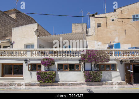 PORTO CRISTO, Majorque, Espagne - 16 MAI 2019 : secteur de Port restaurant Siroco avant sur une journée ensoleillée le 16 mai 2019 à Porto Cristo, Majorque, Espagne. Banque D'Images