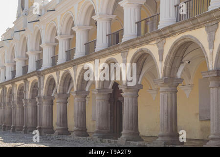 De belles arcades au Palacio de los Capitanes Generales, à Antigua, Guatemala Banque D'Images