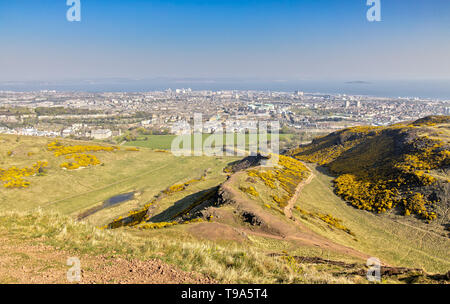 Vue depuis le siège d'Arthur à Édimbourg , Écosse Banque D'Images