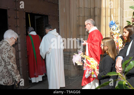 Masse de Pâques à l'extérieur du monastère de Pedralbes Banque D'Images