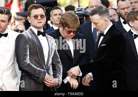 Taron Egerton, Elton John et James Fournir participant à la 'Rocketman' premiere pendant le 72e Festival du Film de Cannes au Palais des Festivals le 16 mai 2019 à Cannes, France | dans le monde entier Banque D'Images