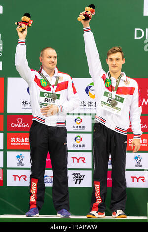 Londres, Royaume-Uni. 17 mai, 2019. Evgenii Kuznetosov Shleikher et Nikita (RUS) d'argent à la présentation des gagnants lors de la FINA/CNSG Diving World Series finale à l'Aquatics Centre de Londres le vendredi, 17 mai 2019. Londres en Angleterre. Credit : Taka G Wu/Alamy Live News Banque D'Images