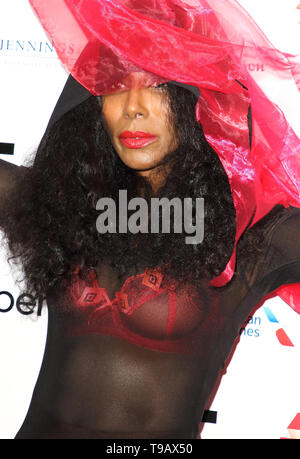 Londres, Royaume-Uni. 17 mai, 2019. Sinitta arrive sur le tapis rouge à la remise des prix à l'LGBT britannique London Marriott Hotel Grosvenor Square Crédit : SOPA/Alamy Images Limited Live News Banque D'Images