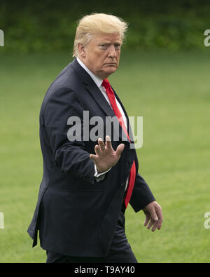 Washington, District de Columbia, Etats-Unis. 17 mai, 2019. Le Président des Etats-Unis, Donald Trump retourne à la Maison Blanche à Washington, DC, après une nuit de voyage à New York. Crédit : Chris Kleponis/CNP/ZUMA/Alamy Fil Live News Banque D'Images