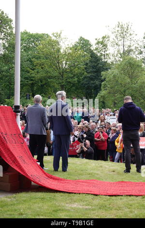 Liverpool, Royaume-Uni. 18 mai, 2019. Campagne Jeremy Corbyn à Derby Park Bootle pour le Parti du travail à venir de cette semaines des élections européennes. Credit : Ken biggs/Alamy Live News Banque D'Images