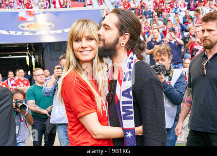 Munich, Allemagne. 18 mai 2019. Heidi Klum, GNTM Moderatorin et modèle avec copain, Tom Kaulitz Tokio Hotel bande FC BAYERN MUNICH - EINTRACHT FRANKFURT - DFL RÈGLEMENT INTERDIT TOUTE UTILISATION DES PHOTOGRAPHIES comme des séquences d'images et/ou quasi-vidéo - 1.ligue de soccer allemand , Munich, 18 mai 2019, journée 34 saison 2018/2019, FCB, © Peter Schatz / Alamy Live News Banque D'Images