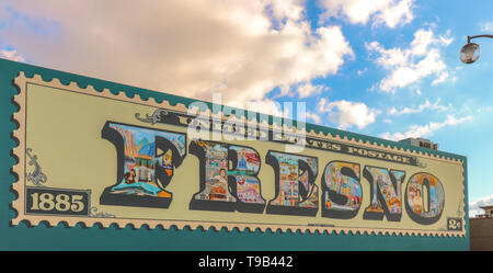 Timbre Fresno murale, à l'angle de Van Ness et Michel dans la peinture murale, le centre-ville de district de Fresno, Californie, USA. Banque D'Images