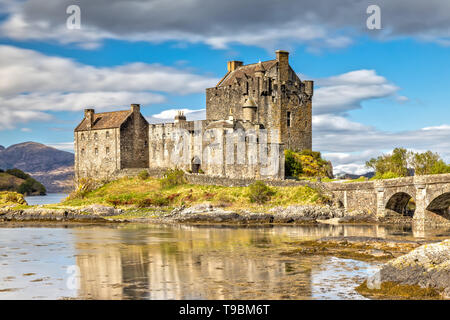 Le Château d'Eilean Donan à Dornie, dans les Highlands, Ecosse Banque D'Images