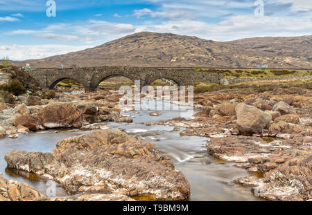 Vieux Pont de Sligachan sur l'île de Skye en Ecosse Banque D'Images