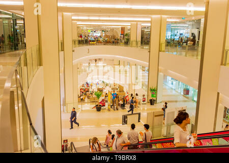 Bangkok, Thaïlande, mars 2013 intérieur moderne de Siam Shopping Mall. Le Siam est l'un des centres commerciaux les plus populaires à Bangkok Banque D'Images