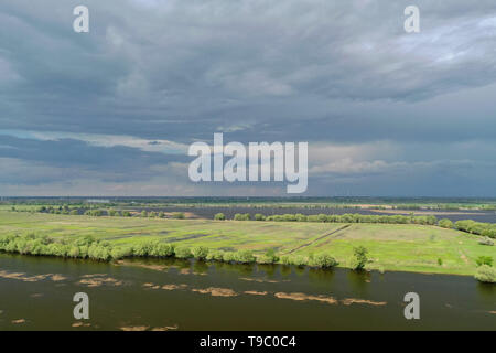 Les inondations dans le delta de la Volga, en Russie. Paysage naturel. Vue de dessus. Banque D'Images