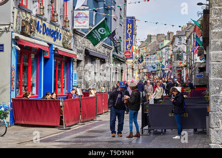 Le Quartier Latin de Galway jusqu'à l'égard de la Grand-rue Banque D'Images