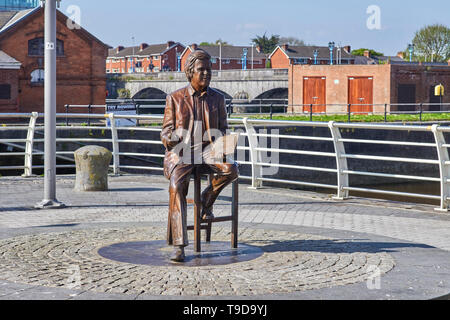 Statue de Terry Wogan le présentateur de radio et de télévision qui était originaire de Limerick, Irlande Banque D'Images
